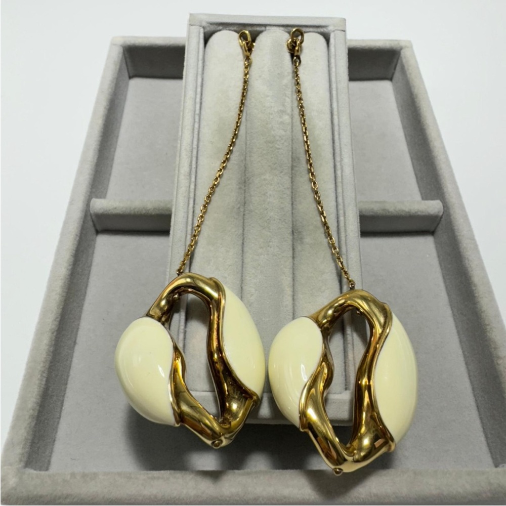 Chloe Vintage Pierced Earrings